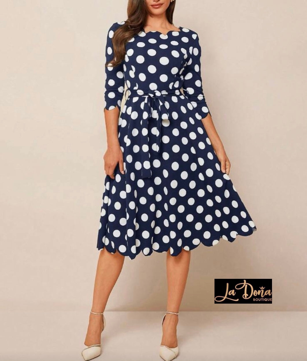 Vestido azul con lunares