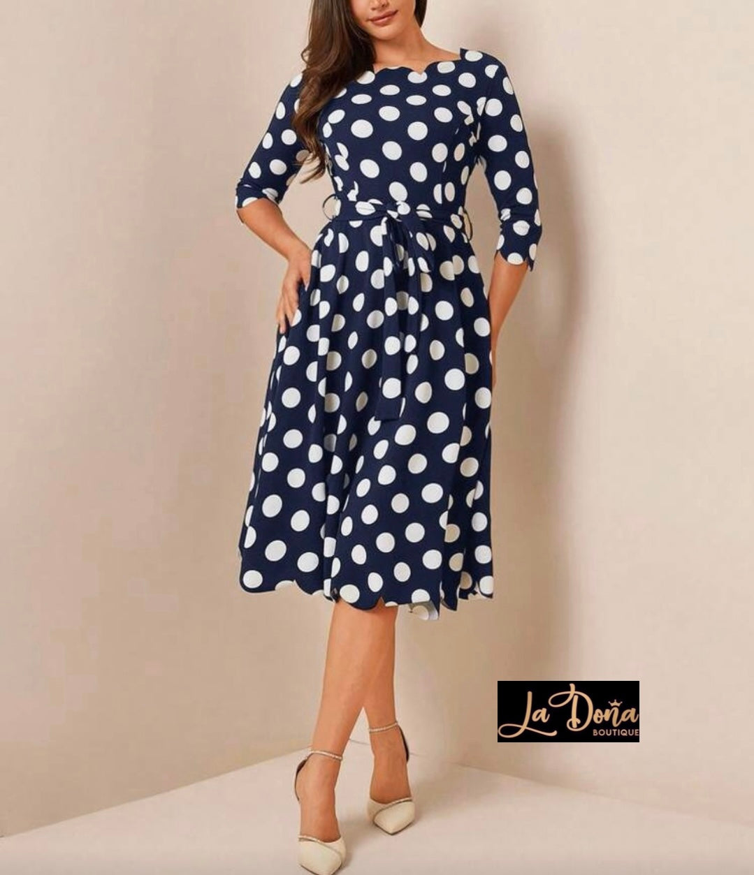 Vestido azul con lunares