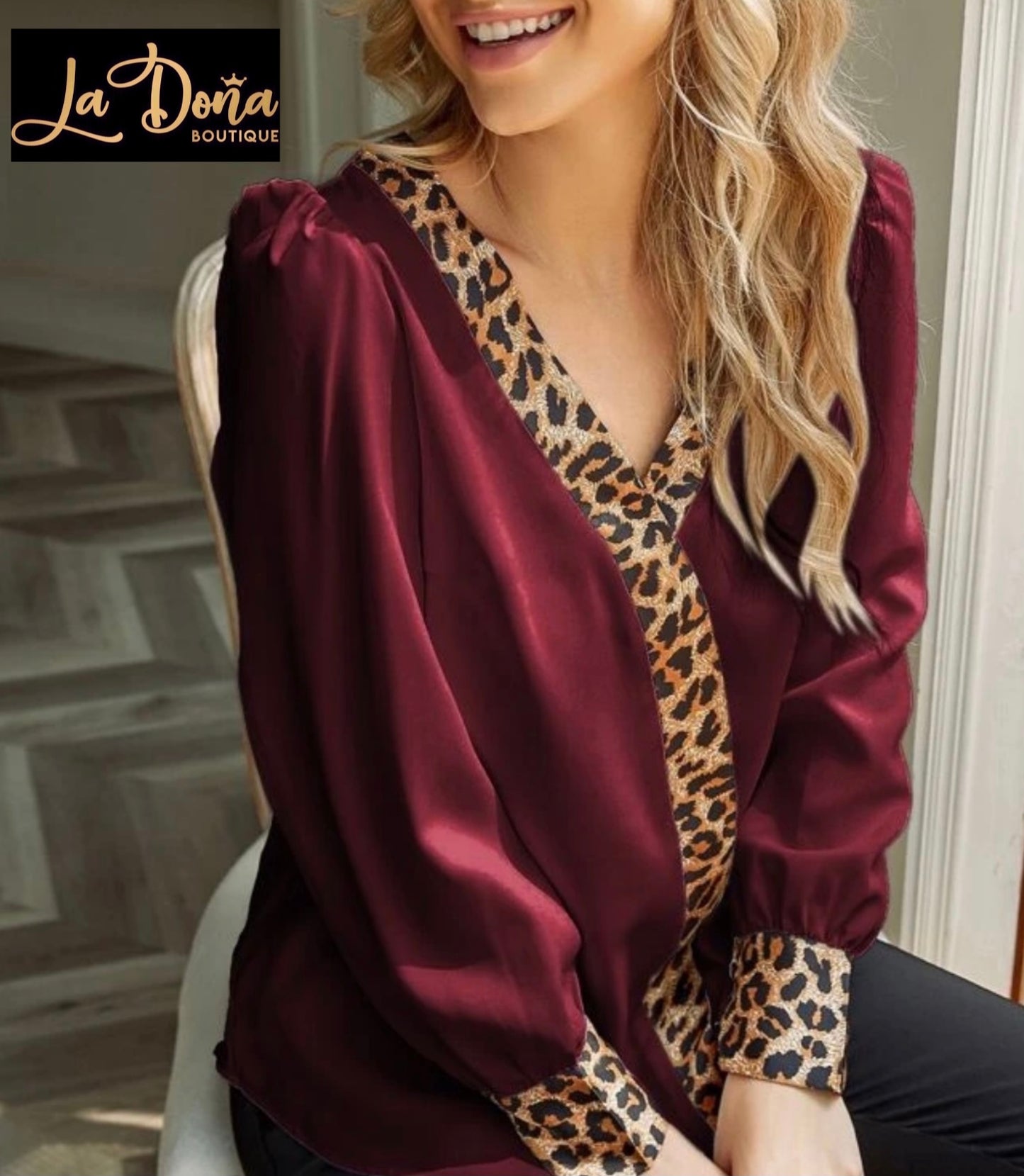 Blusa guinda con leopardo