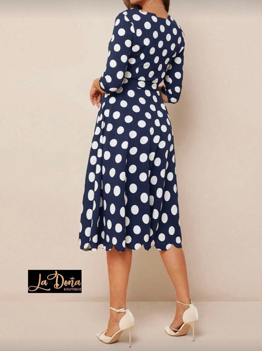 Vestido azul con lunares