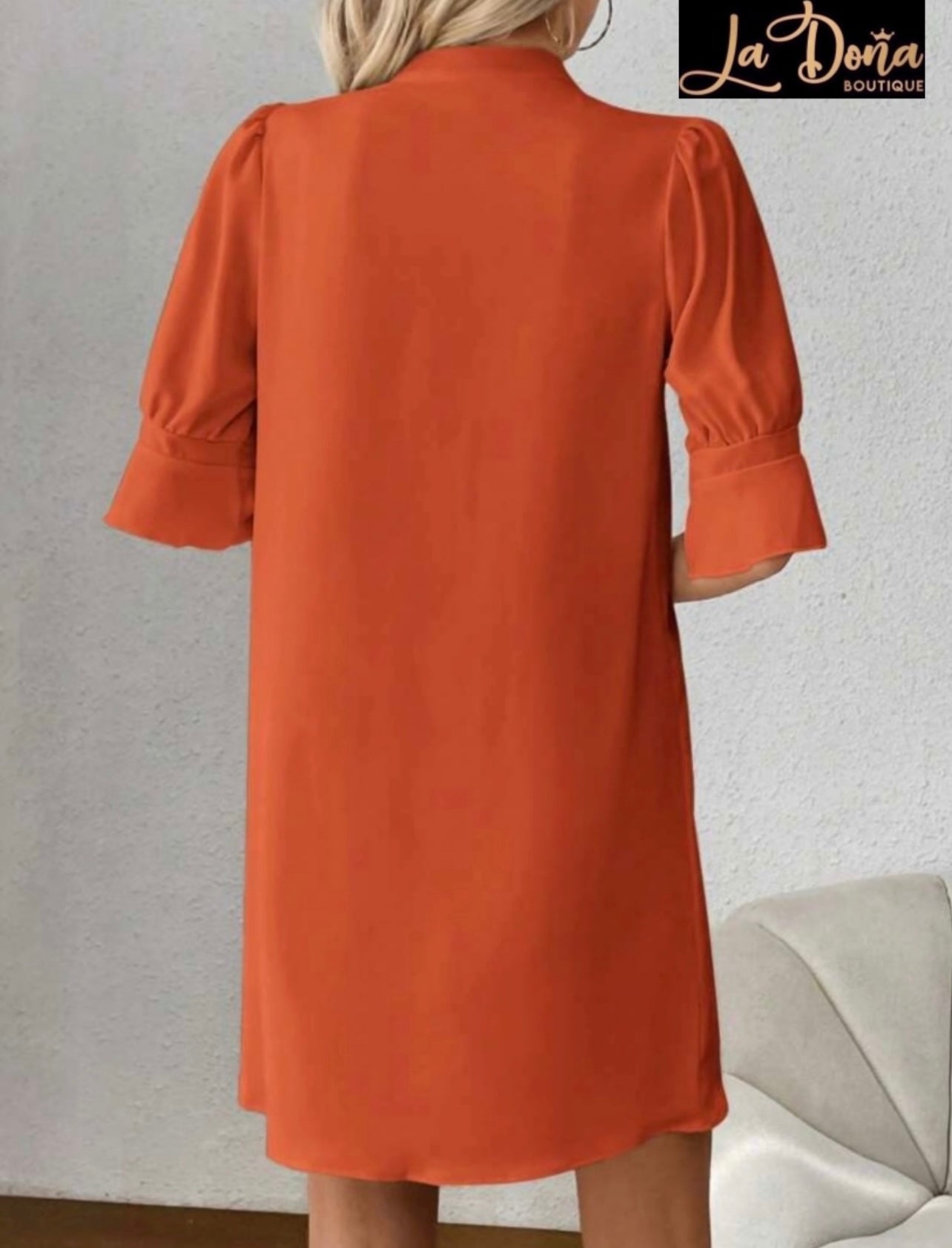 Vestido corto suelto con manga