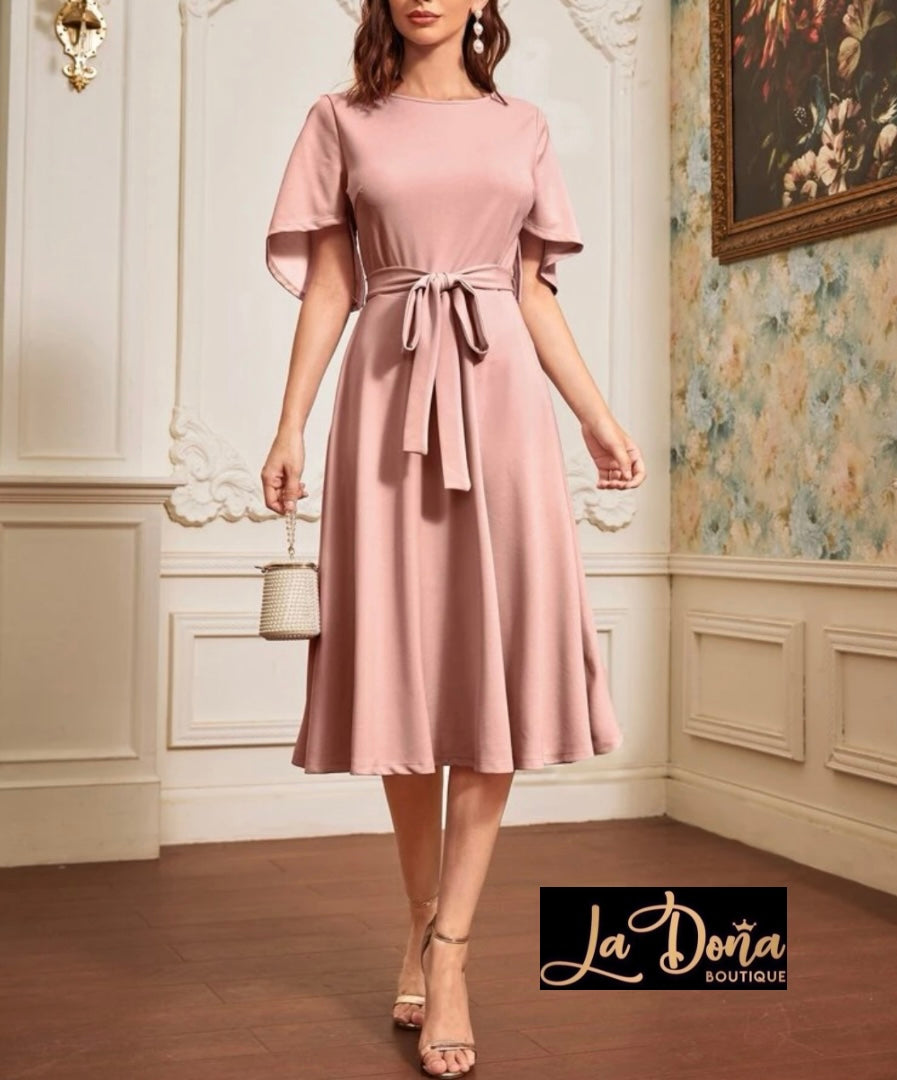 Vestido rosa midi con cinto
