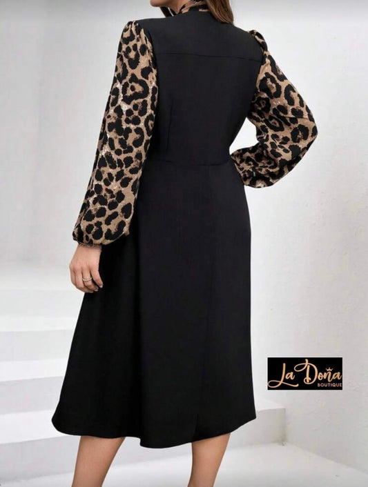 Vestido negro con detalles en leopardo