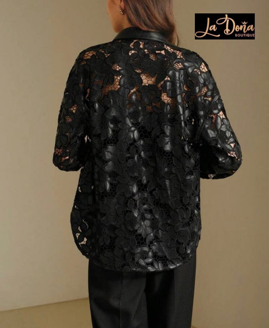 Camisa encaje floral vinipiel
