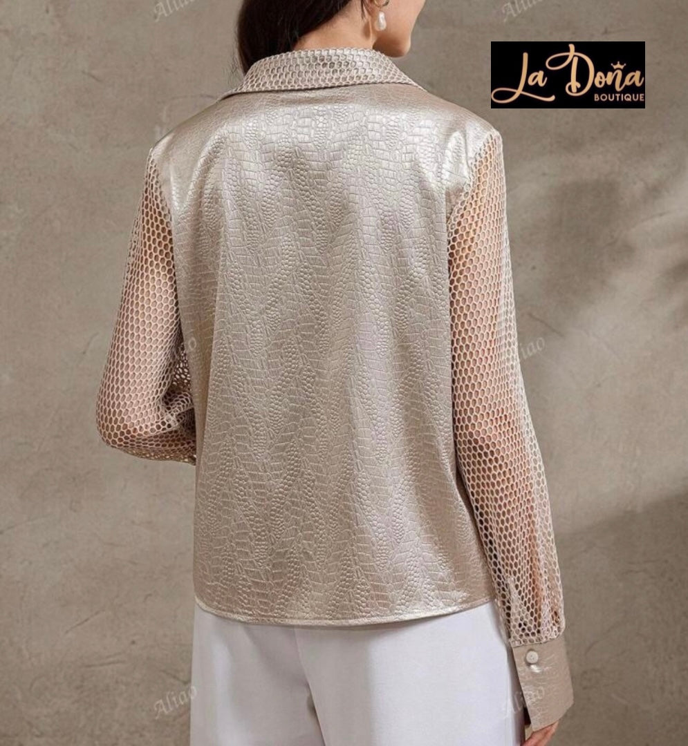 Camisa vinipiel con mangas transparencia
