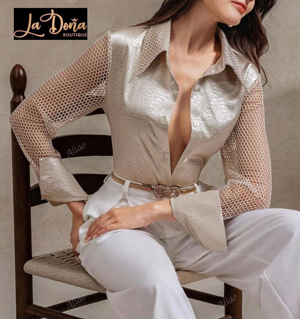 Camisa vinipiel con mangas transparencia