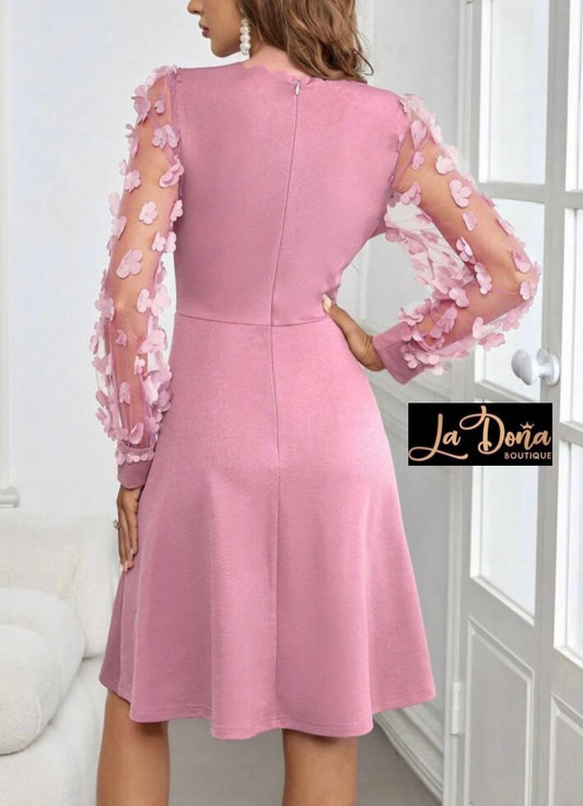 Vestido con mangas aplique flores