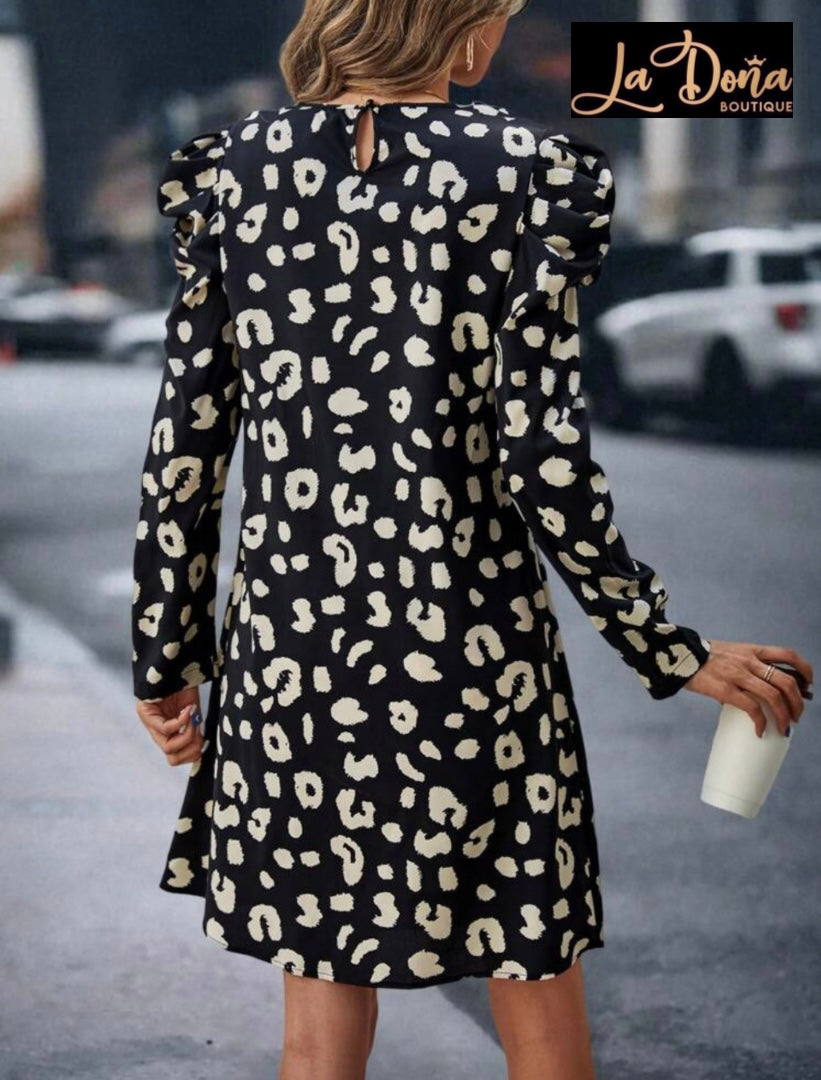 Vestido leopardo corto suelto