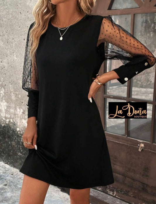 Vestido negro con mangas transparencia