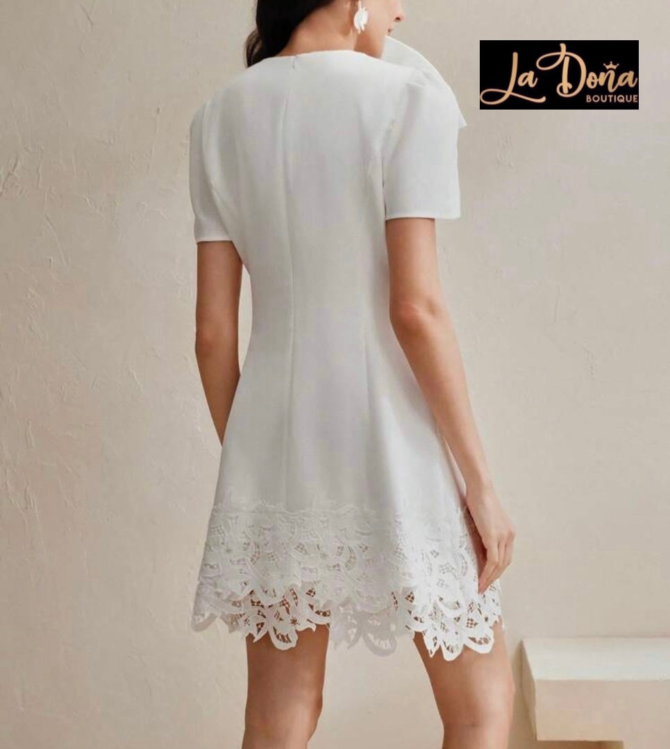 Vestido corto con moño