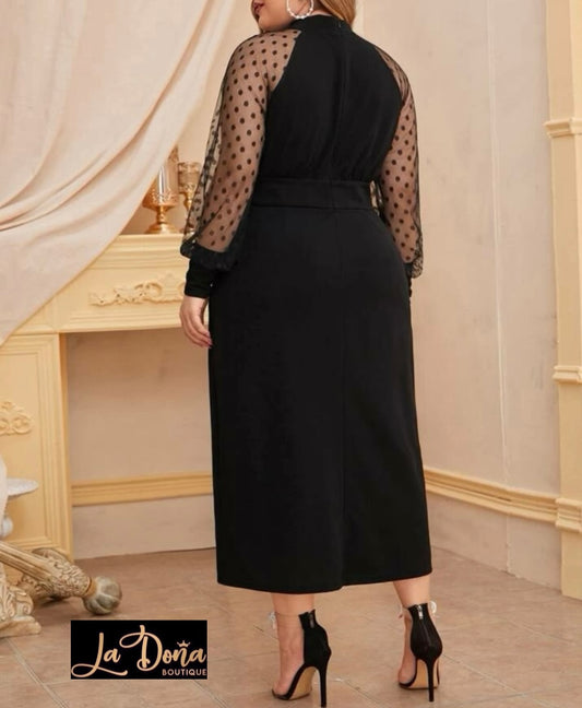 Vestido negro con malla en mangas