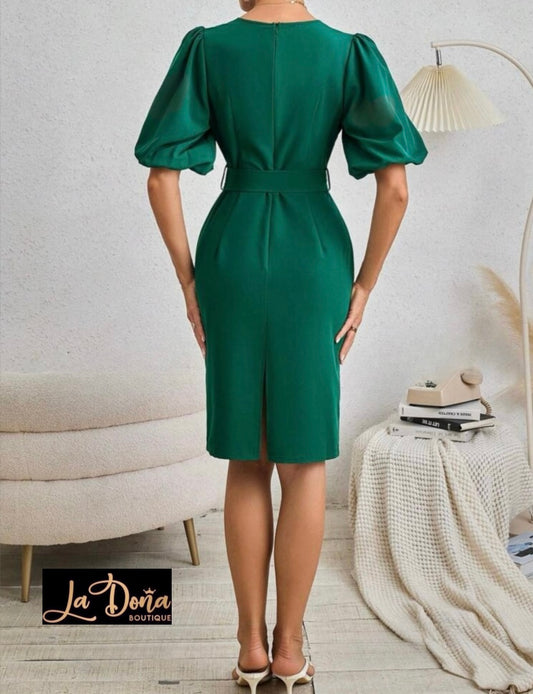 Vestido verde con moño