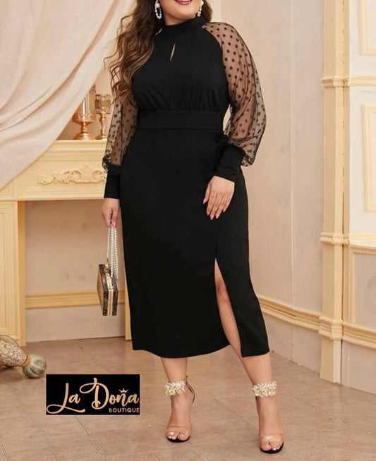 Vestido negro con malla en mangas