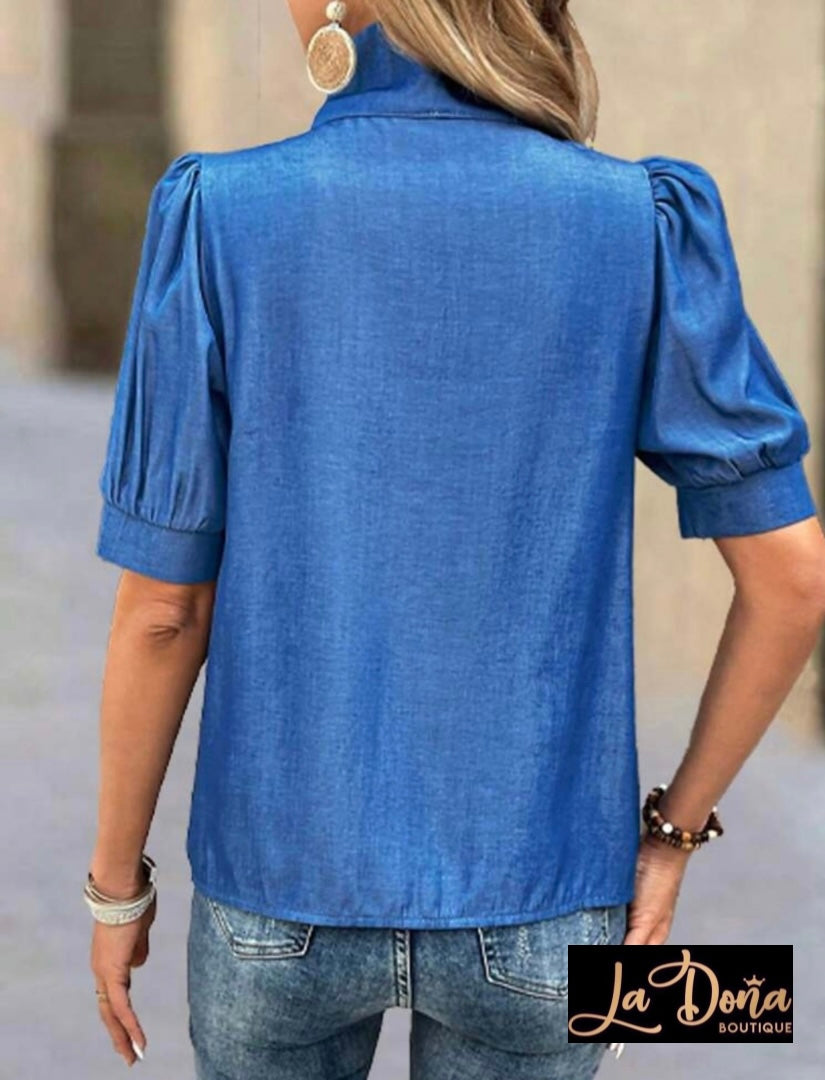 Blusa azul moño