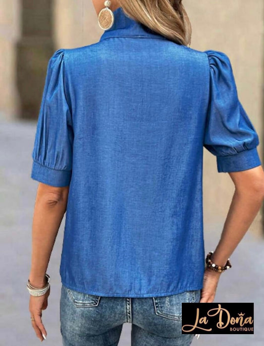 Blusa azul moño