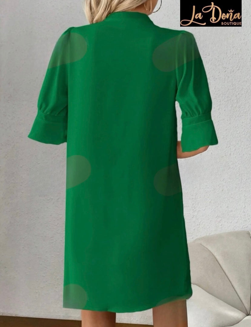 Vestido corto suelto con manga