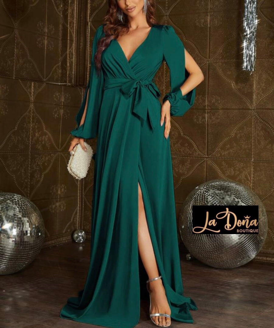 Vestido largo de noche con aberturas en mangas