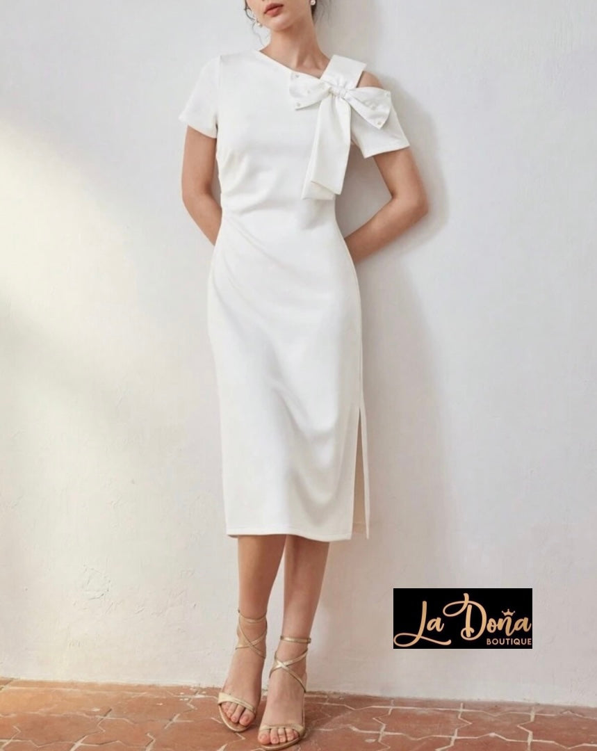 Vestido blanco con moño